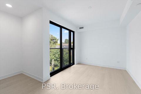 Photo 11 at 303 - 200 Keewatin Avenue, Mount Pleasant East, Toronto