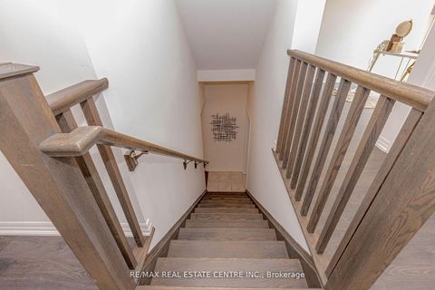 Photo 8 at 112 Burnhamthorpe Road E, GO Glenorchy, Oakville