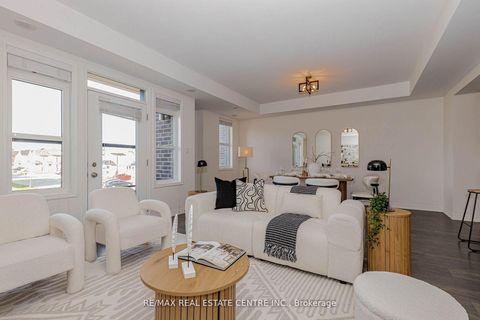 Photo 10 at 112 Burnhamthorpe Road E, GO Glenorchy, Oakville