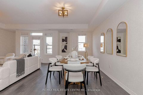 Photo 17 at 112 Burnhamthorpe Road E, GO Glenorchy, Oakville