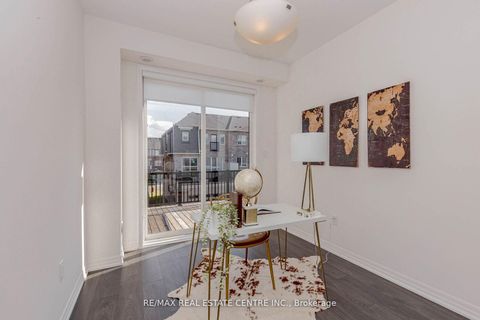 Photo 19 at 112 Burnhamthorpe Road E, GO Glenorchy, Oakville