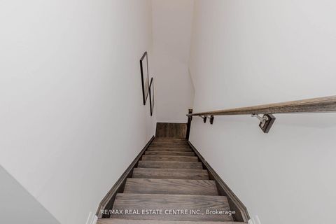 Photo 23 at 112 Burnhamthorpe Road E, GO Glenorchy, Oakville