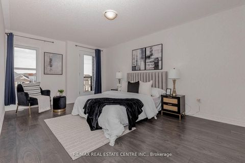 Photo 28 at 112 Burnhamthorpe Road E, GO Glenorchy, Oakville