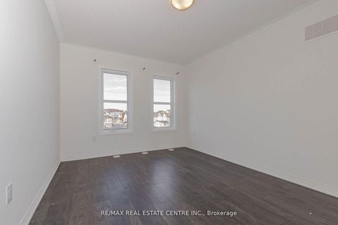 Photo 29 at 112 Burnhamthorpe Road E, GO Glenorchy, Oakville