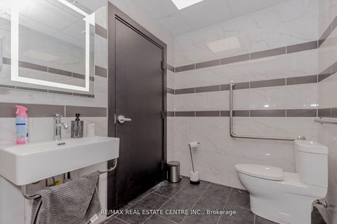 Photo 36 at 112 Burnhamthorpe Road E, GO Glenorchy, Oakville