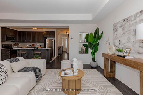 Photo 45 at 112 Burnhamthorpe Road E, GO Glenorchy, Oakville