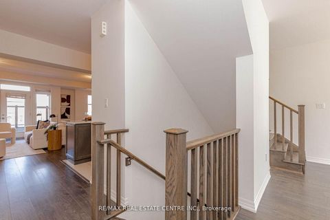 Photo 47 at 112 Burnhamthorpe Road E, GO Glenorchy, Oakville