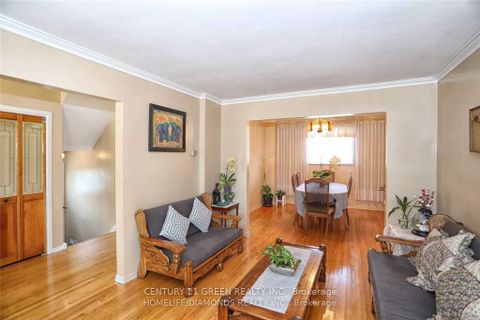 Photo 6 at 35 York Street, Malton, Mississauga