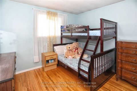 Photo 8 at 35 York Street, Malton, Mississauga