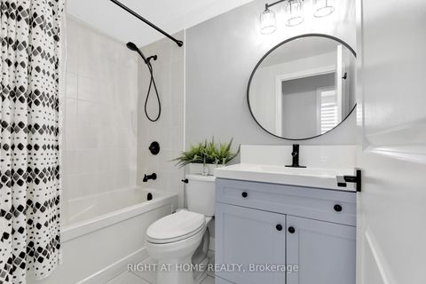 Photo 10 at 106 - 4700 Highway 7, East Woodbridge, Vaughan