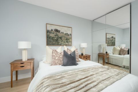 Photo 20 at 26 Hutton Avenue, East York, Toronto