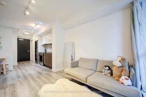 Photo 11 at 321 - 31 Tippett Road, Clanton Park, Toronto