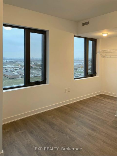 Photo 4 at 1307 - 2920 Highway Road, Concord, Vaughan