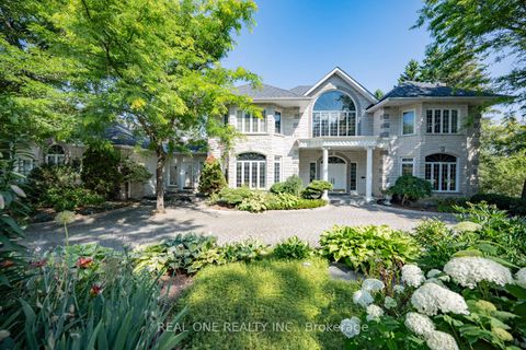 Photo 2 at 14 Alm Court, Aurora Estates, Aurora