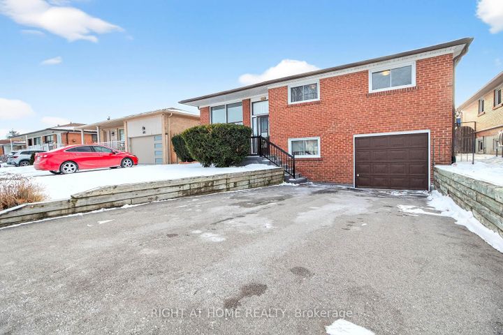Photo 1 at 7524 Wrenwood Crescent, Malton, Mississauga