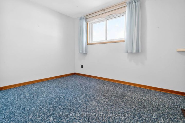 Photo 18 at 7524 Wrenwood Crescent, Malton, Mississauga