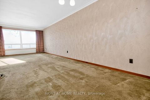 Photo 3 at 7524 Wrenwood Crescent, Malton, Mississauga