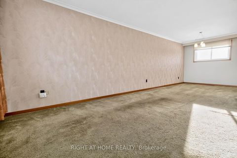 Photo 5 at 7524 Wrenwood Crescent, Malton, Mississauga