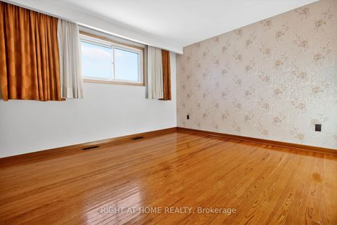 Photo 16 at 7524 Wrenwood Crescent, Malton, Mississauga