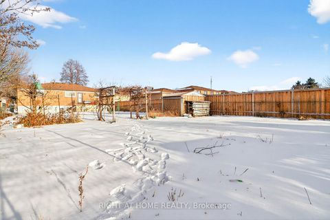 Photo 31 at 7524 Wrenwood Crescent, Malton, Mississauga