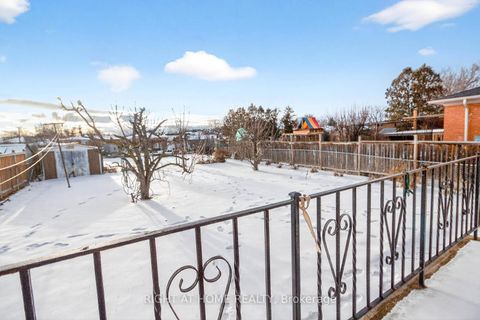 Photo 33 at 7524 Wrenwood Crescent, Malton, Mississauga