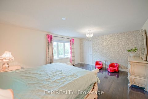 Photo 9 at 54 Ridgewood Drive, Rural Richmond Hill, Richmond Hill