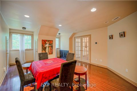 Photo 16 at 54 Ridgewood Drive, Rural Richmond Hill, Richmond Hill