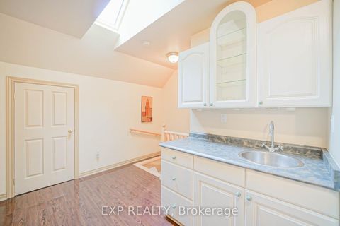 Photo 17 at 54 Ridgewood Drive, Rural Richmond Hill, Richmond Hill