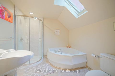 Photo 18 at 54 Ridgewood Drive, Rural Richmond Hill, Richmond Hill