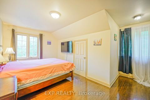 Photo 20 at 54 Ridgewood Drive, Rural Richmond Hill, Richmond Hill