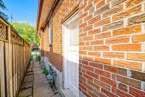 Photo 3 at 30 Melchior Drive, West Hill, Toronto