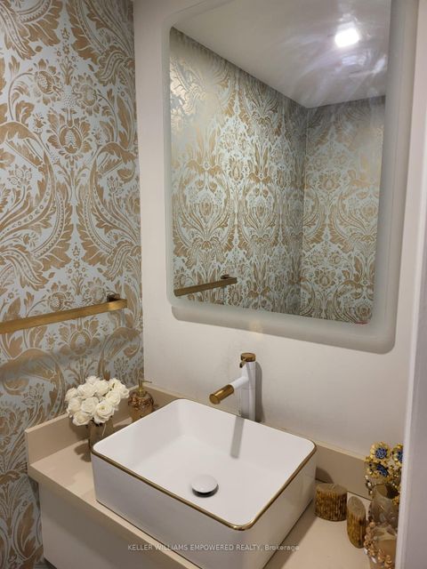 Photo 4 at 333 Paliser Crescent S, Harding, Richmond Hill