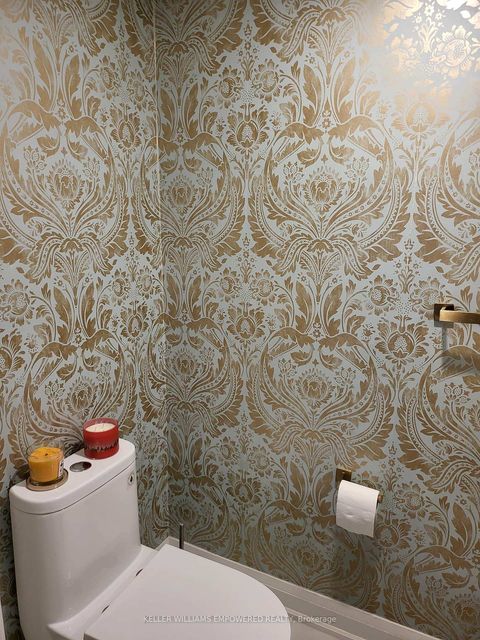 Photo 5 at 333 Paliser Crescent S, Harding, Richmond Hill