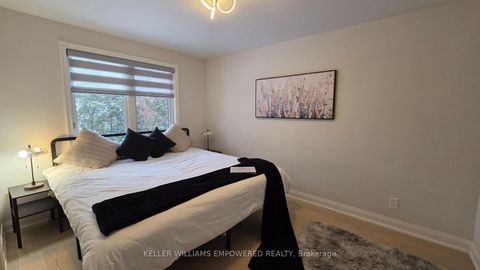 Photo 8 at 333 Paliser Crescent S, Harding, Richmond Hill