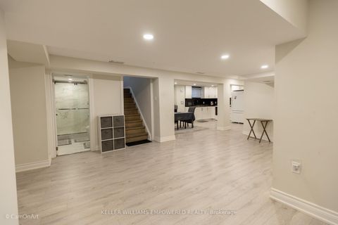 Photo 12 at 333 Paliser Crescent S, Harding, Richmond Hill