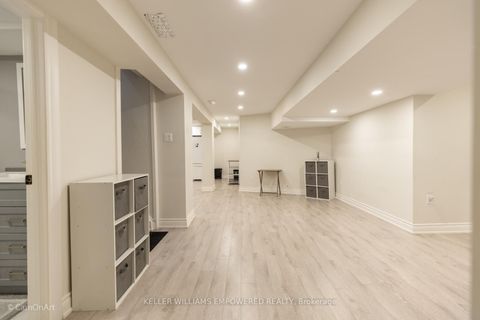 Photo 13 at 333 Paliser Crescent S, Harding, Richmond Hill