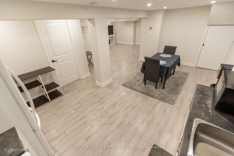 Photo 14 at 333 Paliser Crescent S, Harding, Richmond Hill