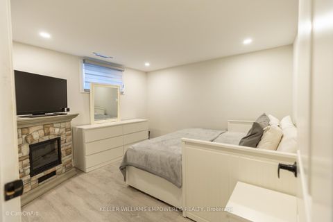 Photo 19 at 333 Paliser Crescent S, Harding, Richmond Hill