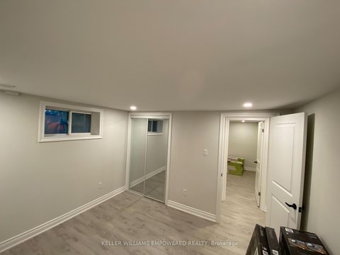 Photo 20 at 333 Paliser Crescent S, Harding, Richmond Hill