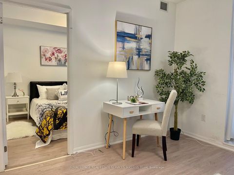 Photo 6 at 241 - 36 VIA BAGNATO Street, Glen Park, Toronto