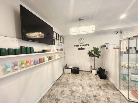 Photo 1 at 6006A Yonge Street, Newtonbrook West, Toronto