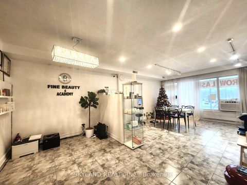 Photo 2 at 6006A Yonge Street, Newtonbrook West, Toronto