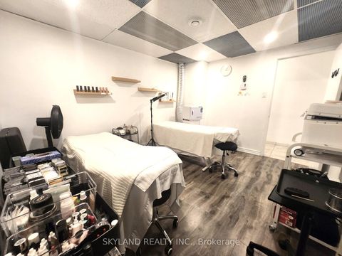 Photo 5 at 6006A Yonge Street, Newtonbrook West, Toronto