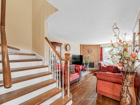 Photo 4 at 106 Mammoth Hall Trail, Malvern, Toronto