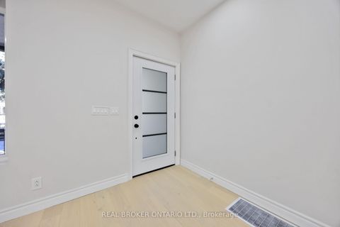 Photo 6 at 806 Gladstone Avenue, Junction, Toronto