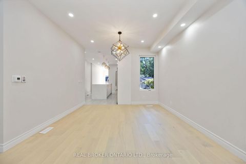 Photo 11 at 806 Gladstone Avenue, Junction, Toronto