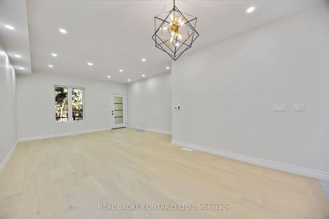 Photo 13 at 806 Gladstone Avenue, Junction, Toronto