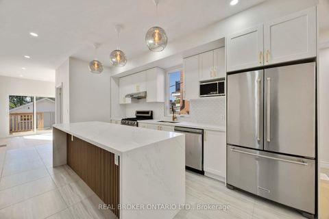 Photo 14 at 806 Gladstone Avenue, Junction, Toronto