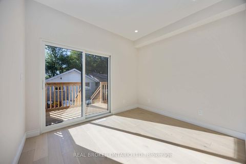 Photo 20 at 806 Gladstone Avenue, Junction, Toronto