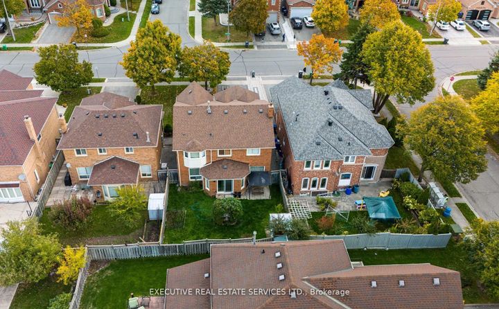 Photo 3 at 48 Eagleridge Drive, Wellington, Brampton